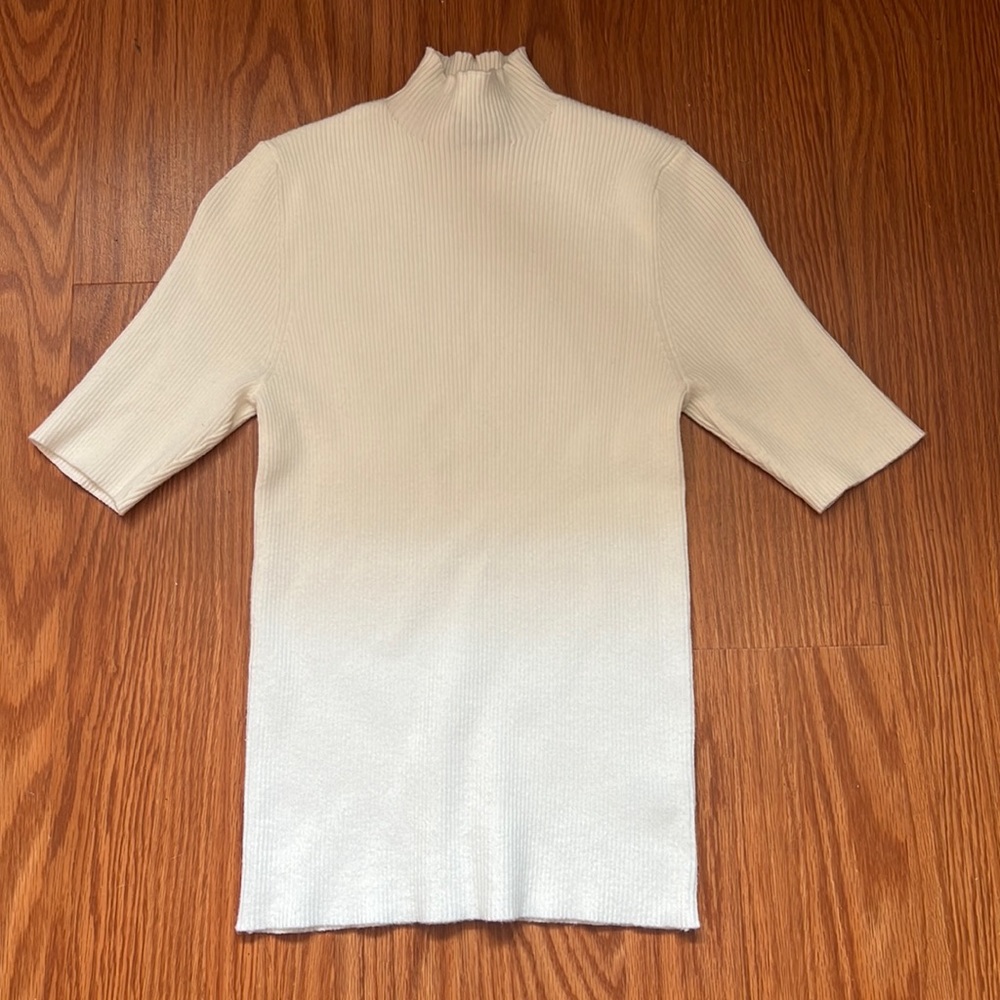 Dress Forum Los Angeles White Turtle Neck - Medium